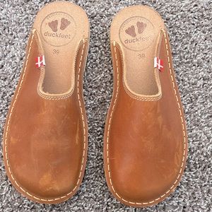 Duckfeet Clogs